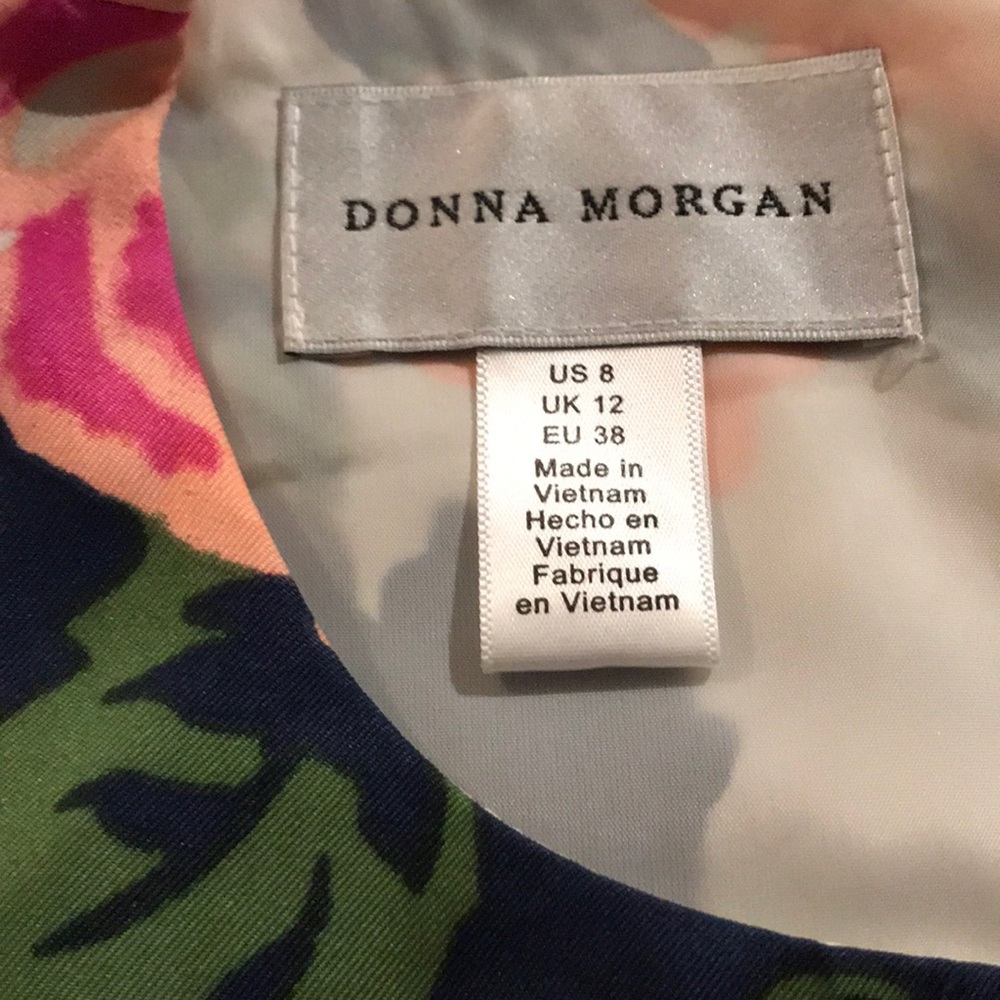 Fall Pretty Donna Morgan Tropical Midi Dress. Size 8. Bust 36”. - Picture 4 of 4